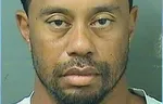 Tiger Woods skončil ve vězení. Policie řeší jízdu pod vlivem drog