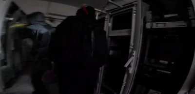 Skupina zveřejnila záběry ze žhářského útoku. 