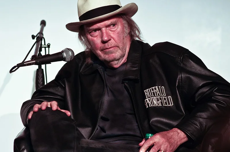 Kanadský písničkář Neil Young.