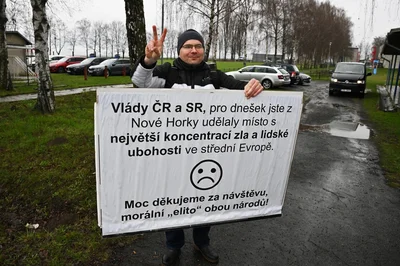 Protest proti setkání obou vlád.