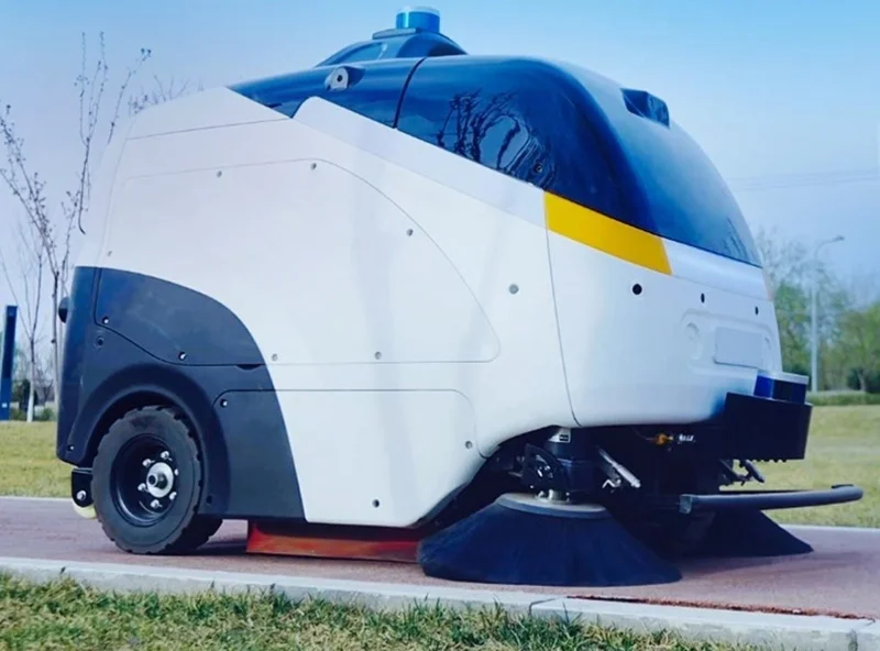 Uklízecí robot začne zametat ulice ještě letos.