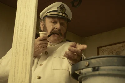 Jaroslav Dušek v roli kapitána Van Tocha.