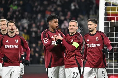 Sparťané slaví výhru nad Hradcem Králové.