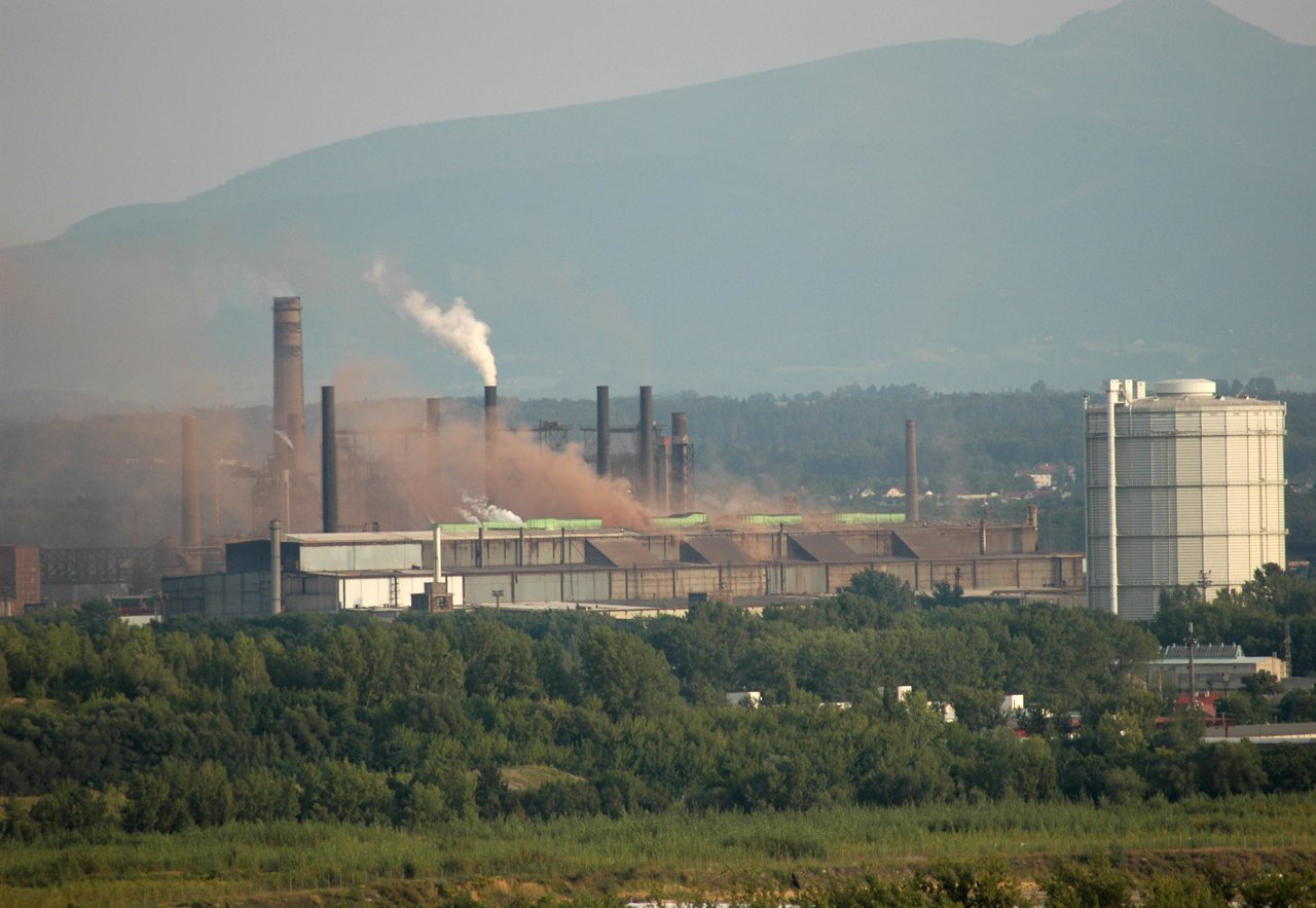 Obrázek, jaký je minulostí. Dnes se už v ostravské Liberty z komínů nekouří.