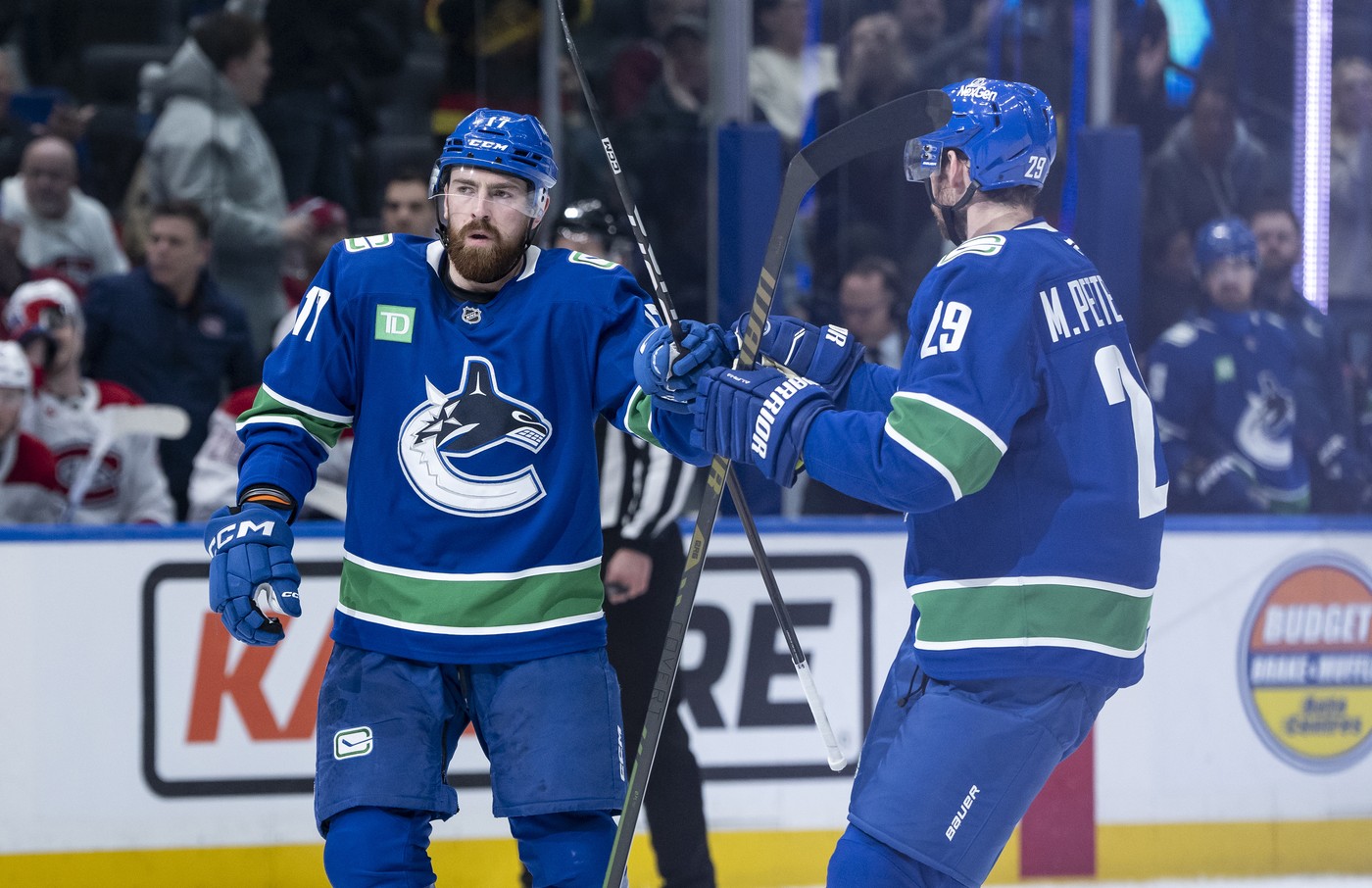 Filip Hronek zažil další dvoubodový večer