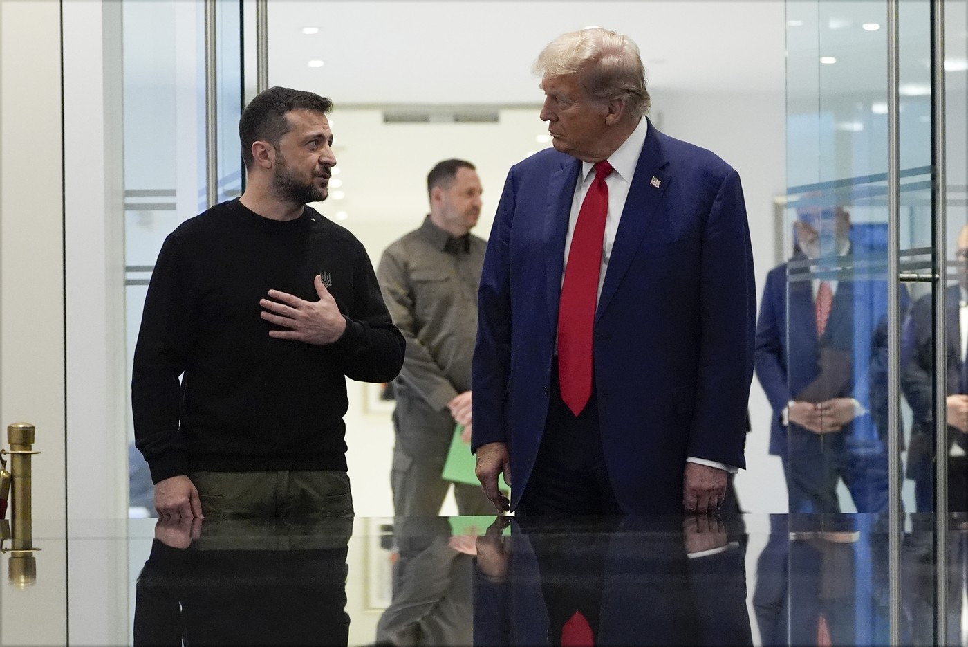 Donald Trump a Volodymyr Zelenskyj se snaží najít společnou řeč ohledně ukončení konfliktu na Ukrajině.