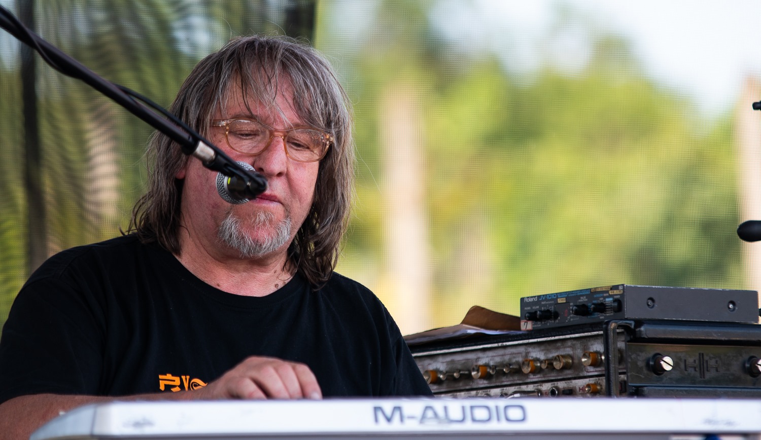 Jediný člen vzpomínkového turné, který pamatuje natáčení první desky, Josef Janíček.