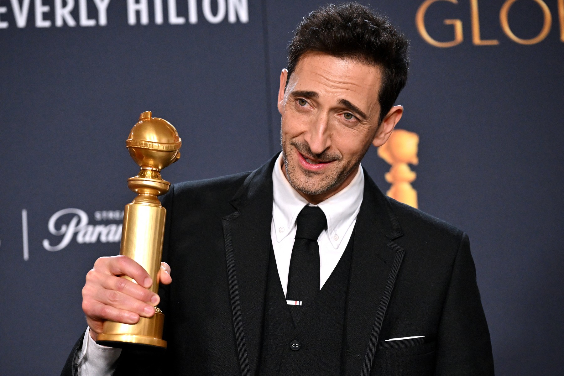 Adrien Brody získal Zlatý glóbus za hlavní roli ve filmu Brutalista. Je žhavým kandidátem na Oscara.