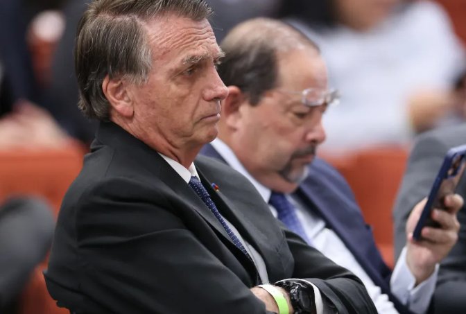 Bolsonaro je venku. Soud mu umožnil domácí vězení