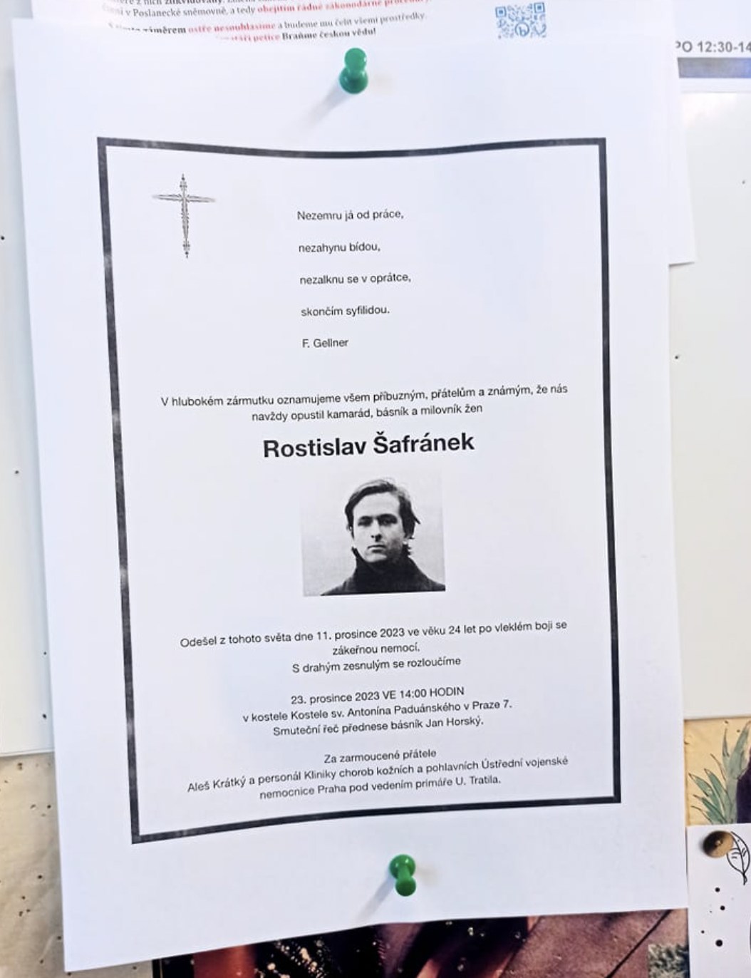 Parte se objevilo 11. prosince, je na něm fotka útočníka a vymyšlené jméno.