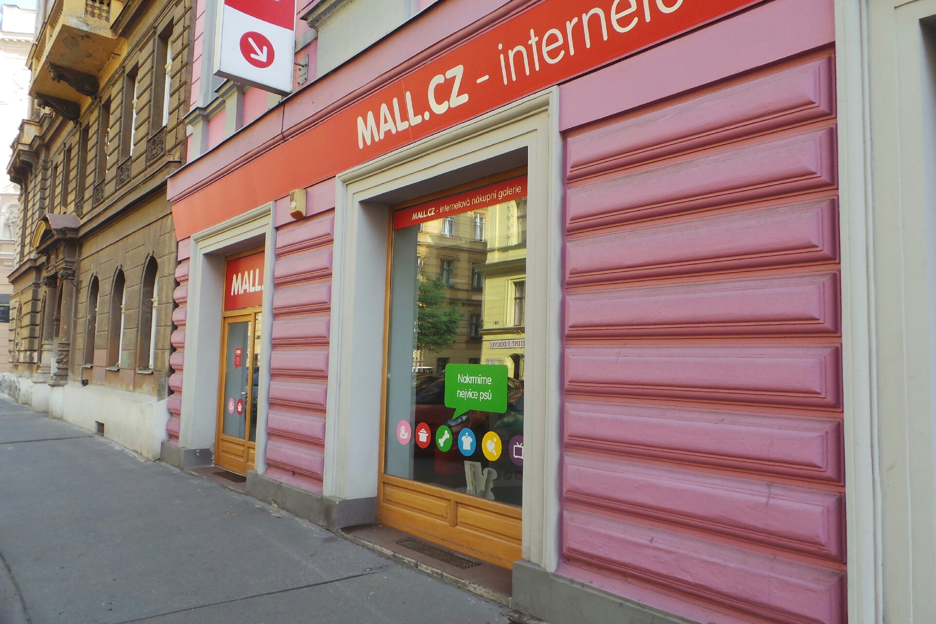 Mall se během března definitivně změní na Allegro.