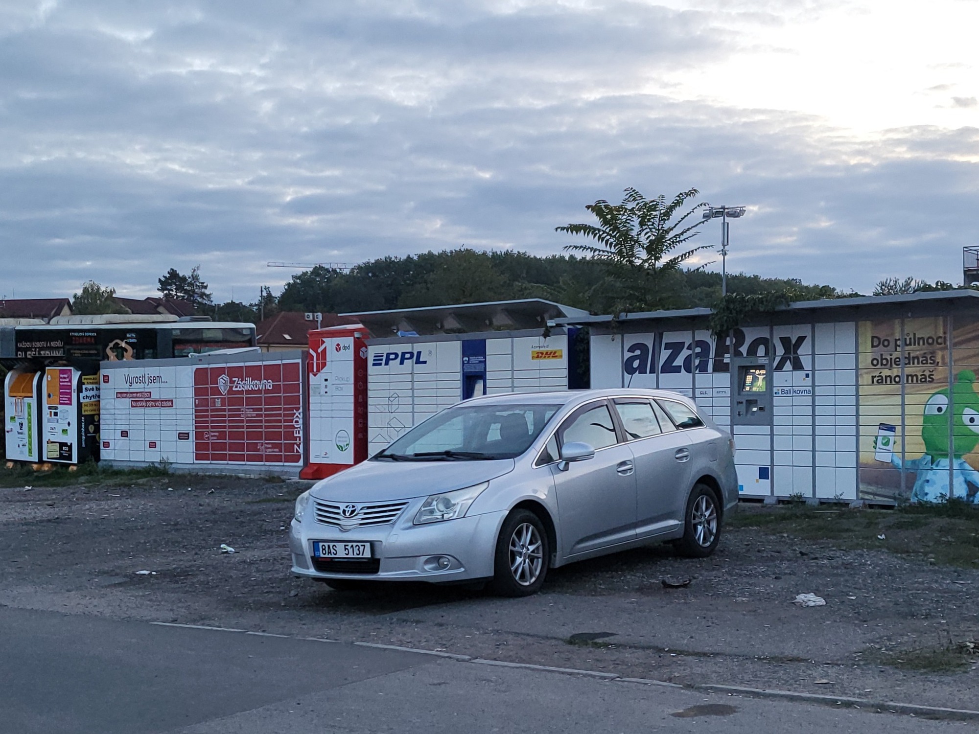 Brněnské výstaviště obložily výdejní boxy.