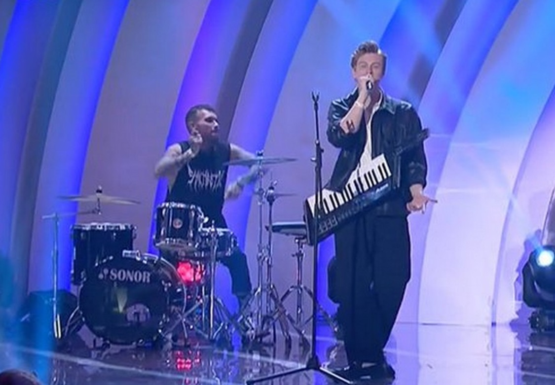 Adam Mišík a jeho bubeník v přímém přenosu ČTT.