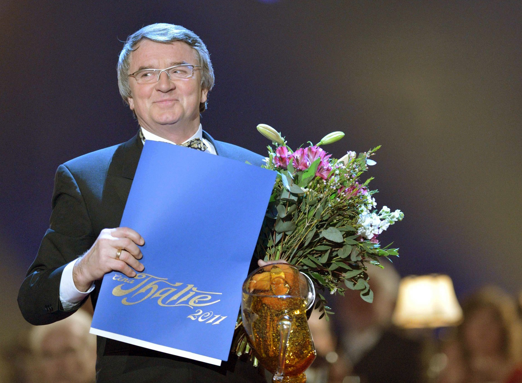 Zemřel Vlastimil Harapes.