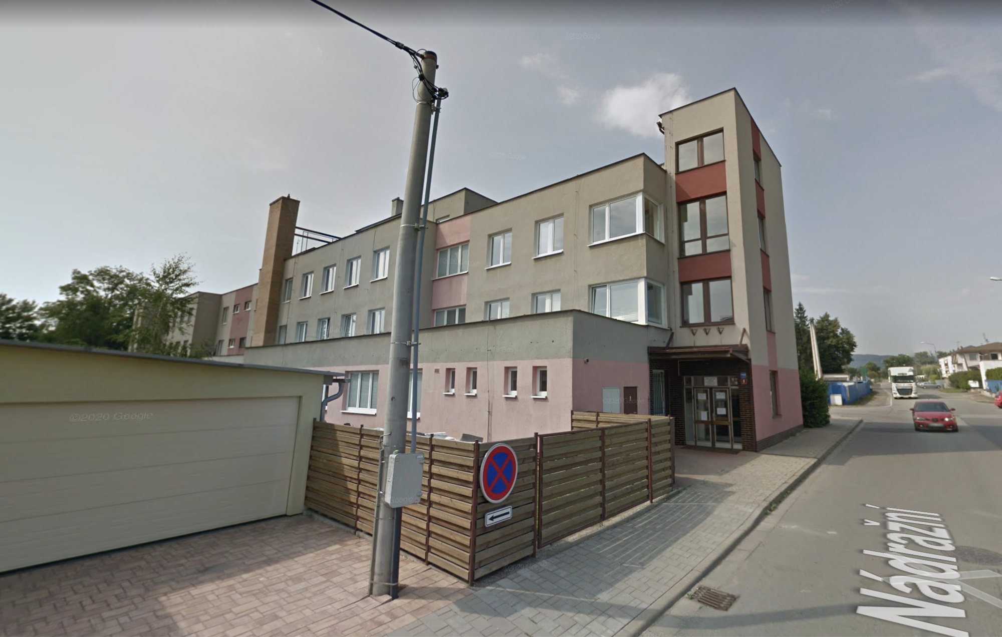 Budova by mohla studentům sloužit už od školního roku 2026/2027.