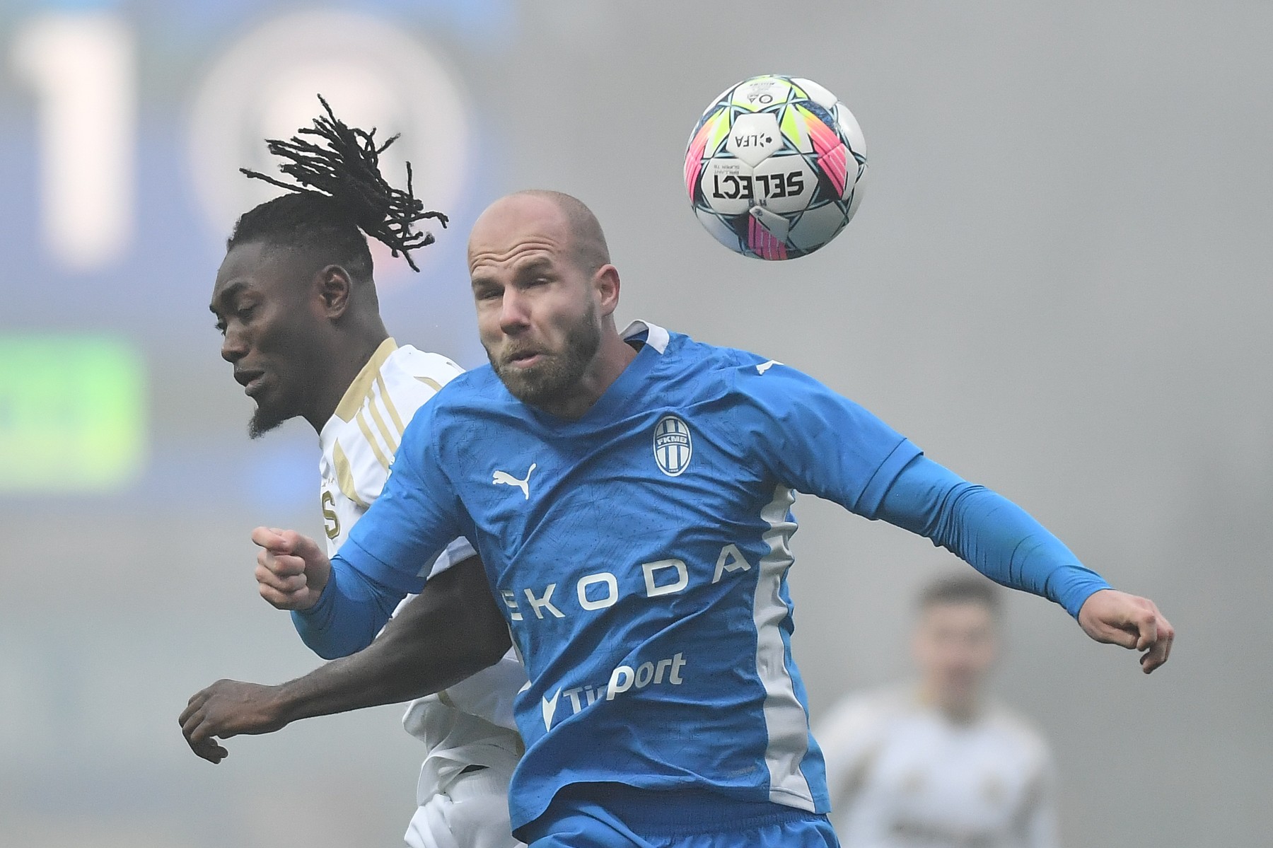 Olatunji v souboji s Králikem.