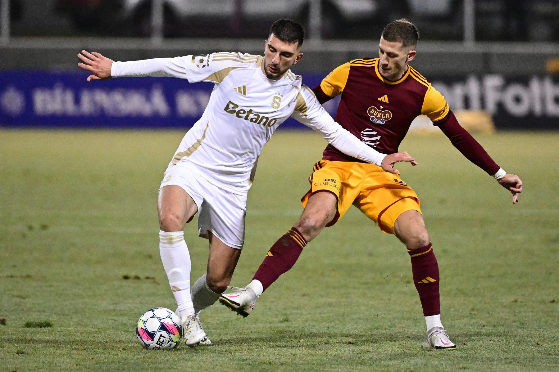 Sparta remizovala v 17. kole s Duklou.