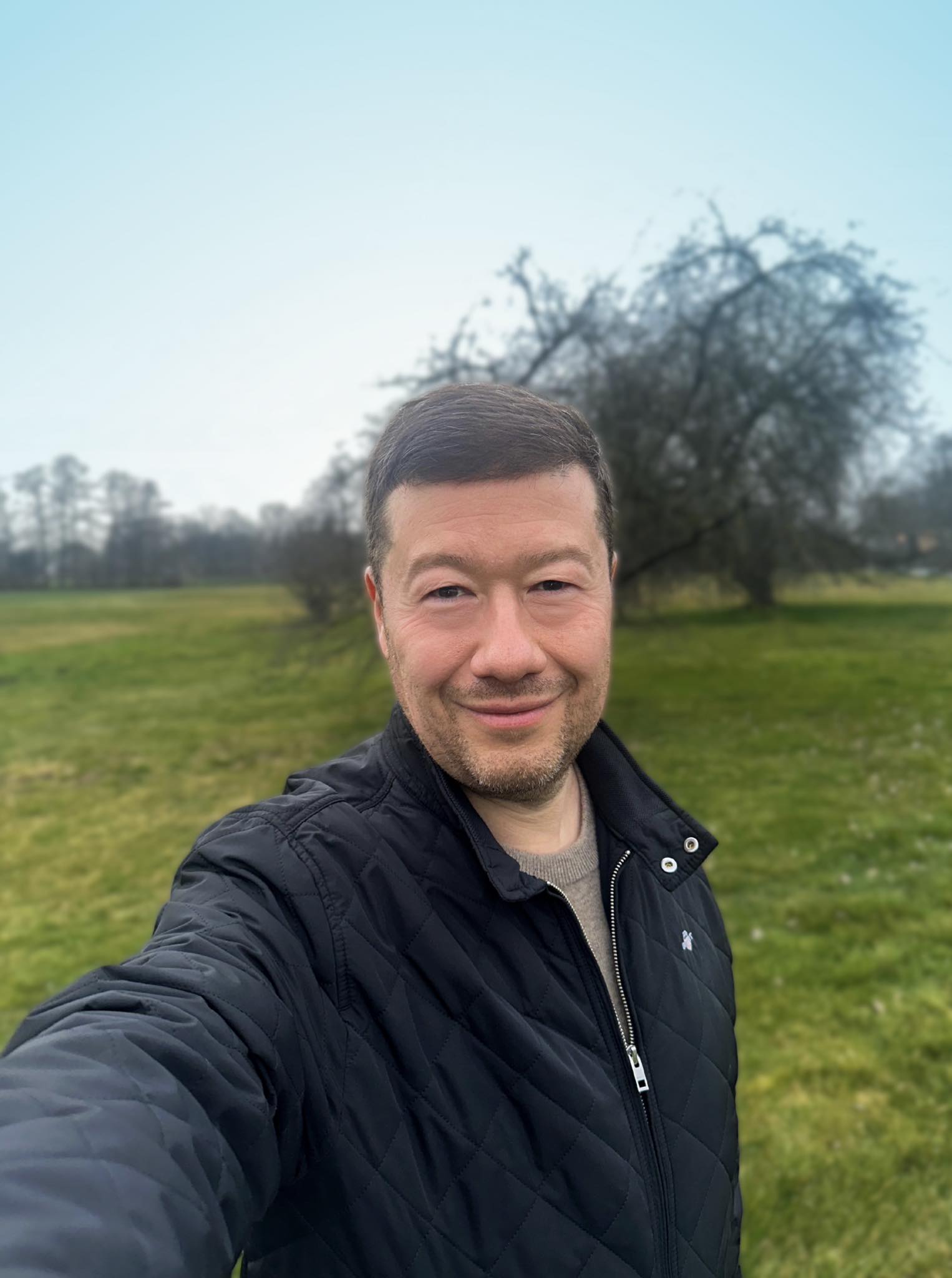 Bude mít Tomio Okamura důvod k úsměvu i po volbách.