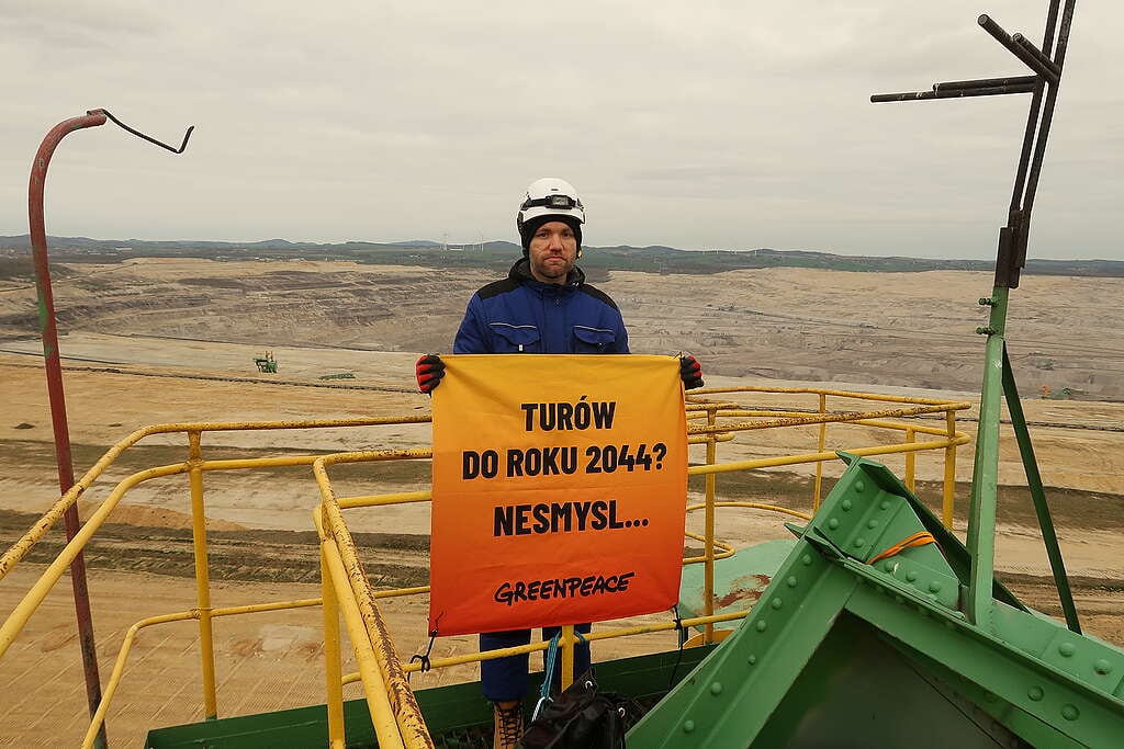 Český aktivista na polském dole Turów.