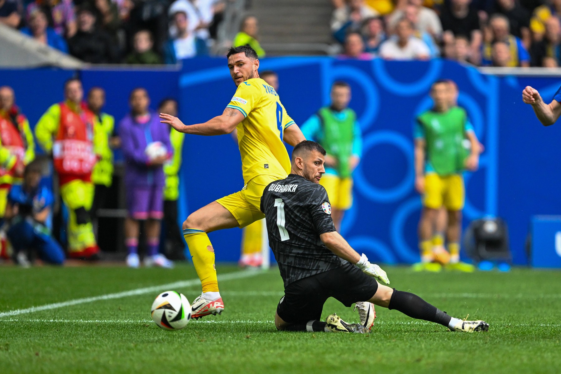 Roman Jaremčuk střílí rozhodující gól.