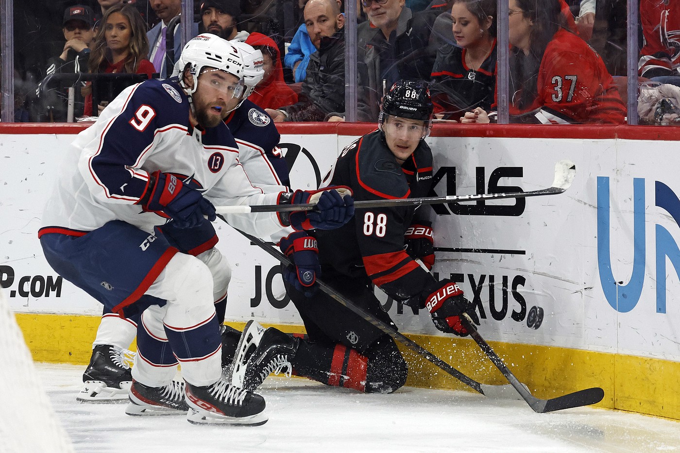 Martin Nečas během souboje s Ivanem Provorovem