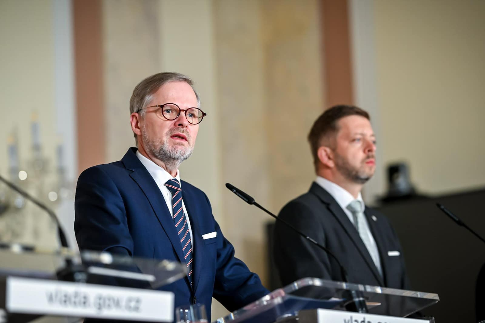 Česká vláda se zítra sejde s tou ukrajinskou.