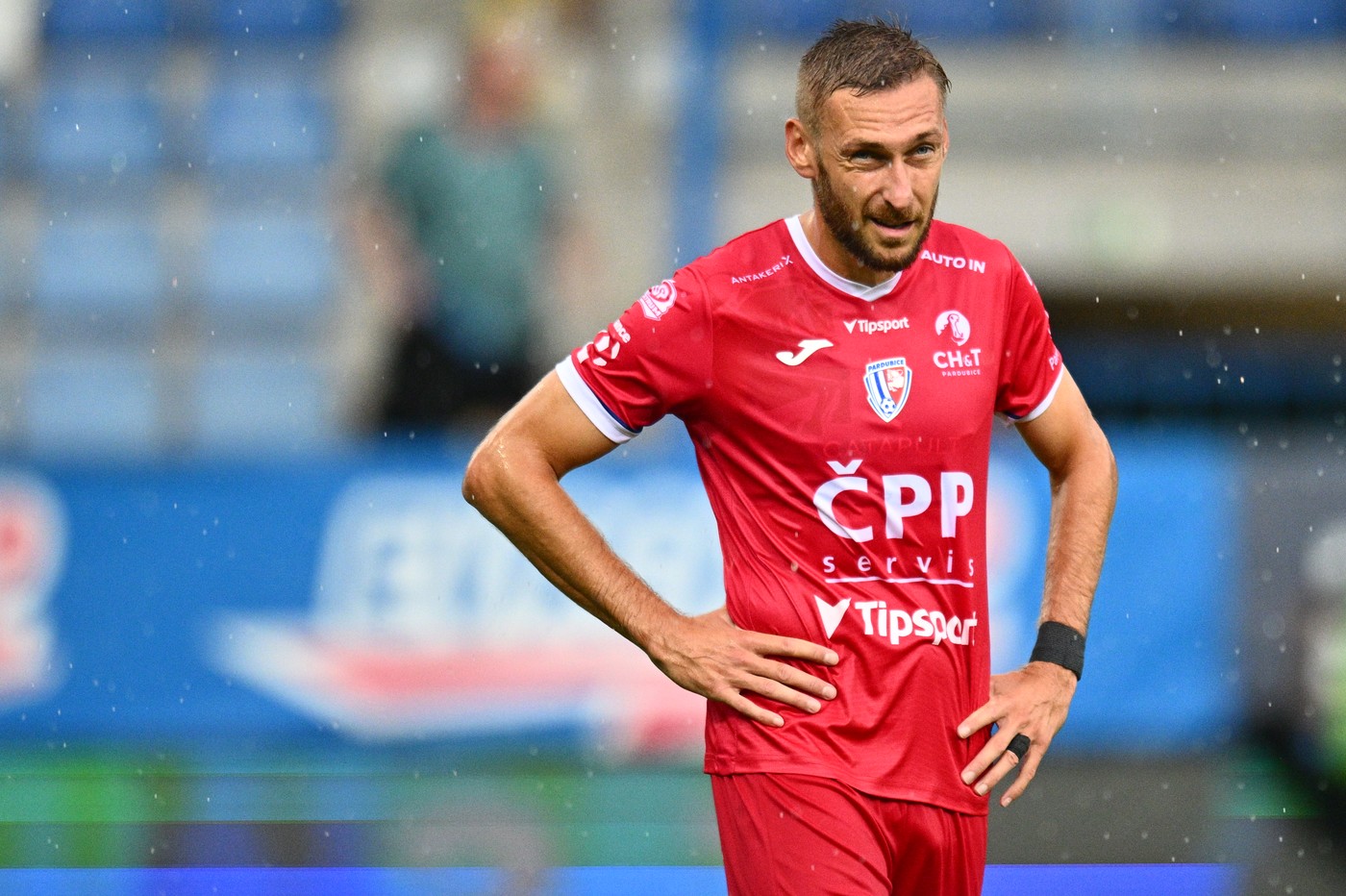 Obránce Jan Kalabiška dal v této sezoně dva góly, další bohužel dlouho nepřidá.