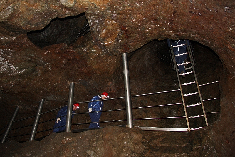 Stezka dolem Kovárna zavede návštěvníka do podzemí Sněžky.