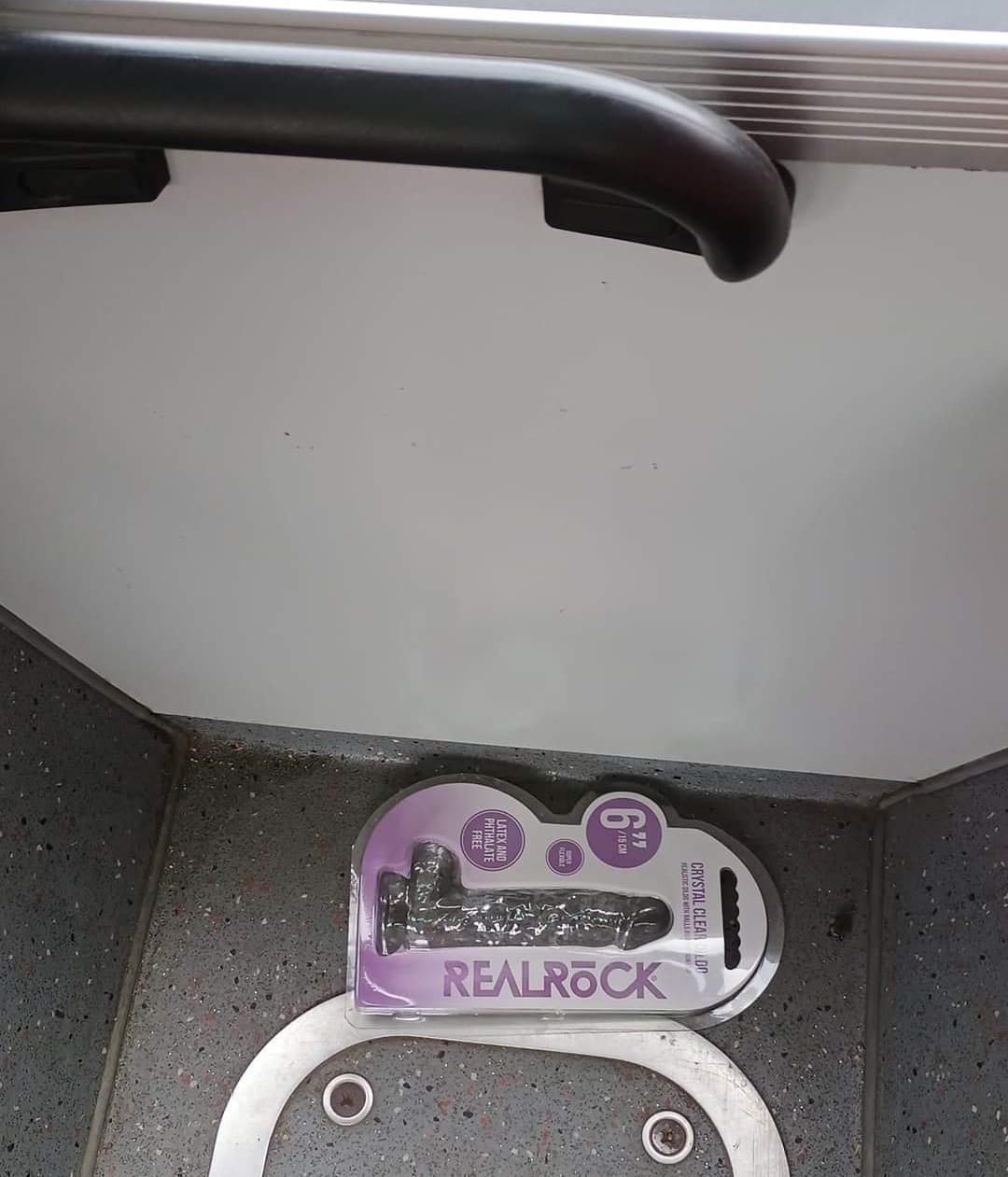 Nepořádek po cestujících.