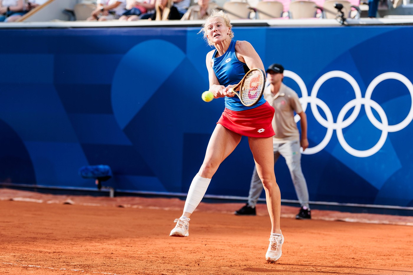 Bojovnice. Kateřina Siniaková postoupila s Barborou Krejčíkovou do čtvrtfinále, pár hodin po skončení zápasu ji čekal ještě souboj ve smíšené čtyřhře.
