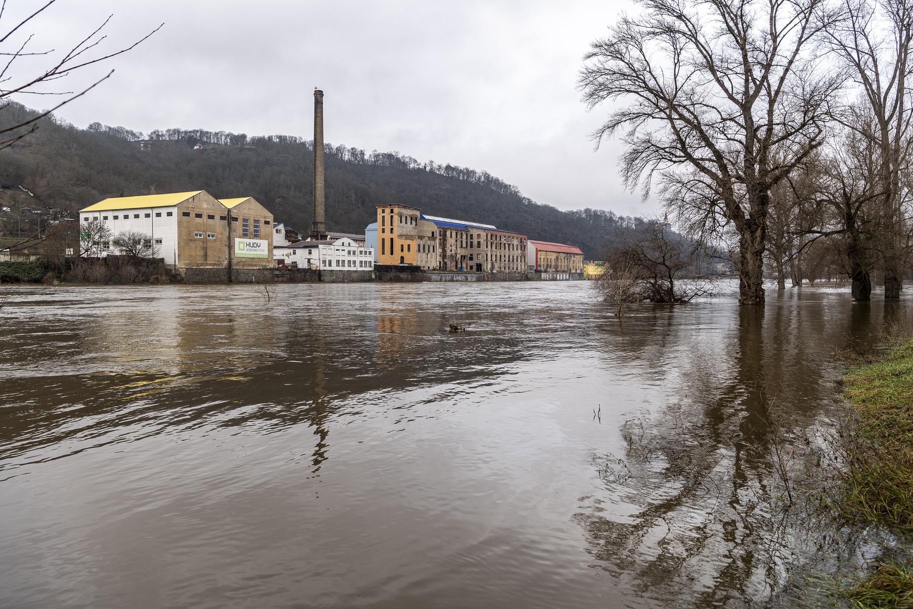 Rozvodněné Labe bylo již na začátku ledna v Ústí nad Labem. Foto 5. 1. 2024