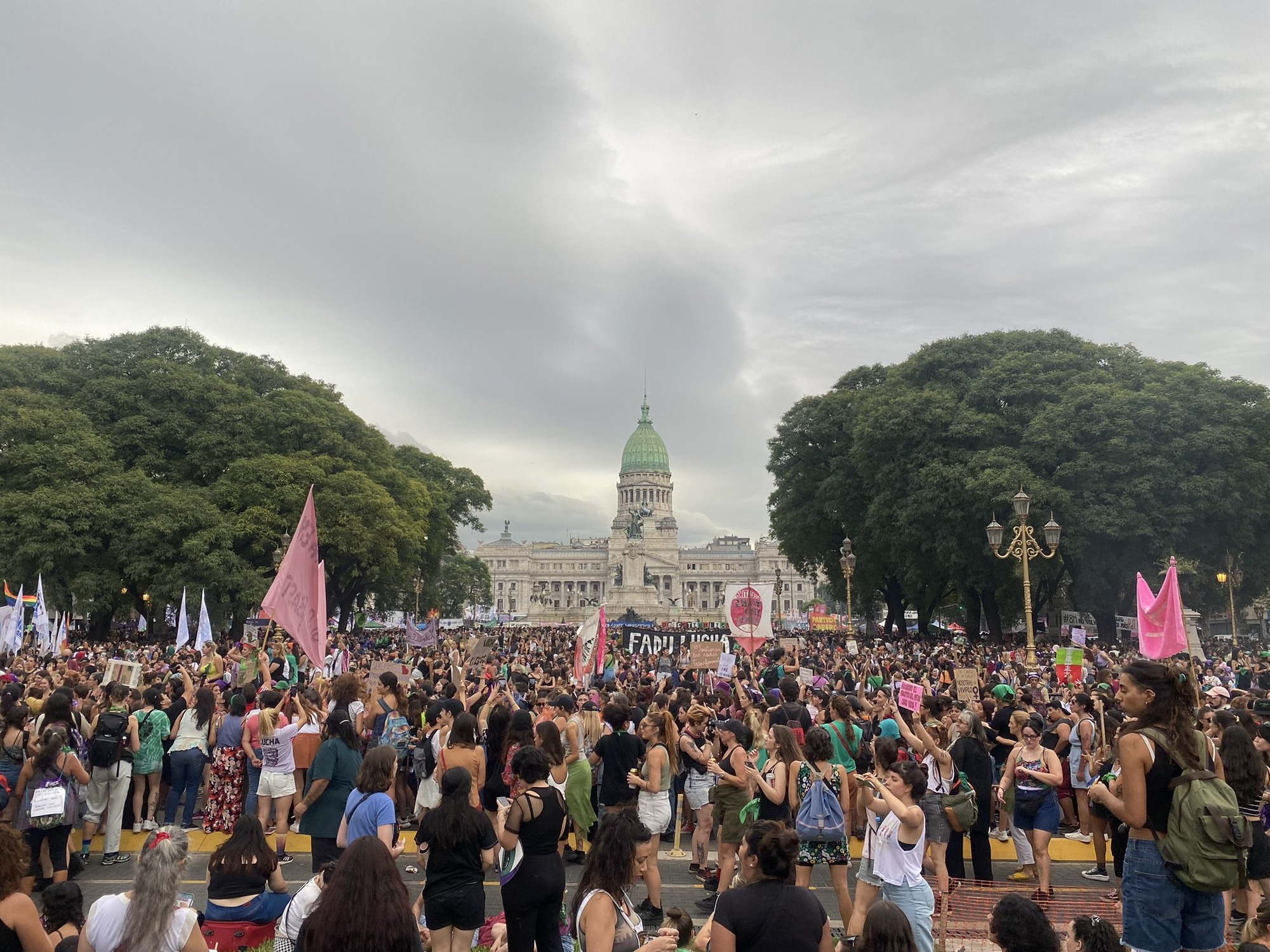 Ne všechny kroky prezidenta Javiera Mileiho se střetávají s pochopením veřejnosti.
