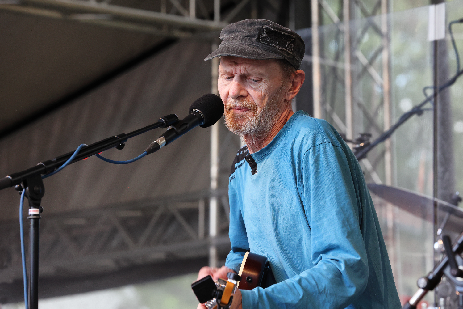 Jiří Schmitzer tentokrát jako písničkář.