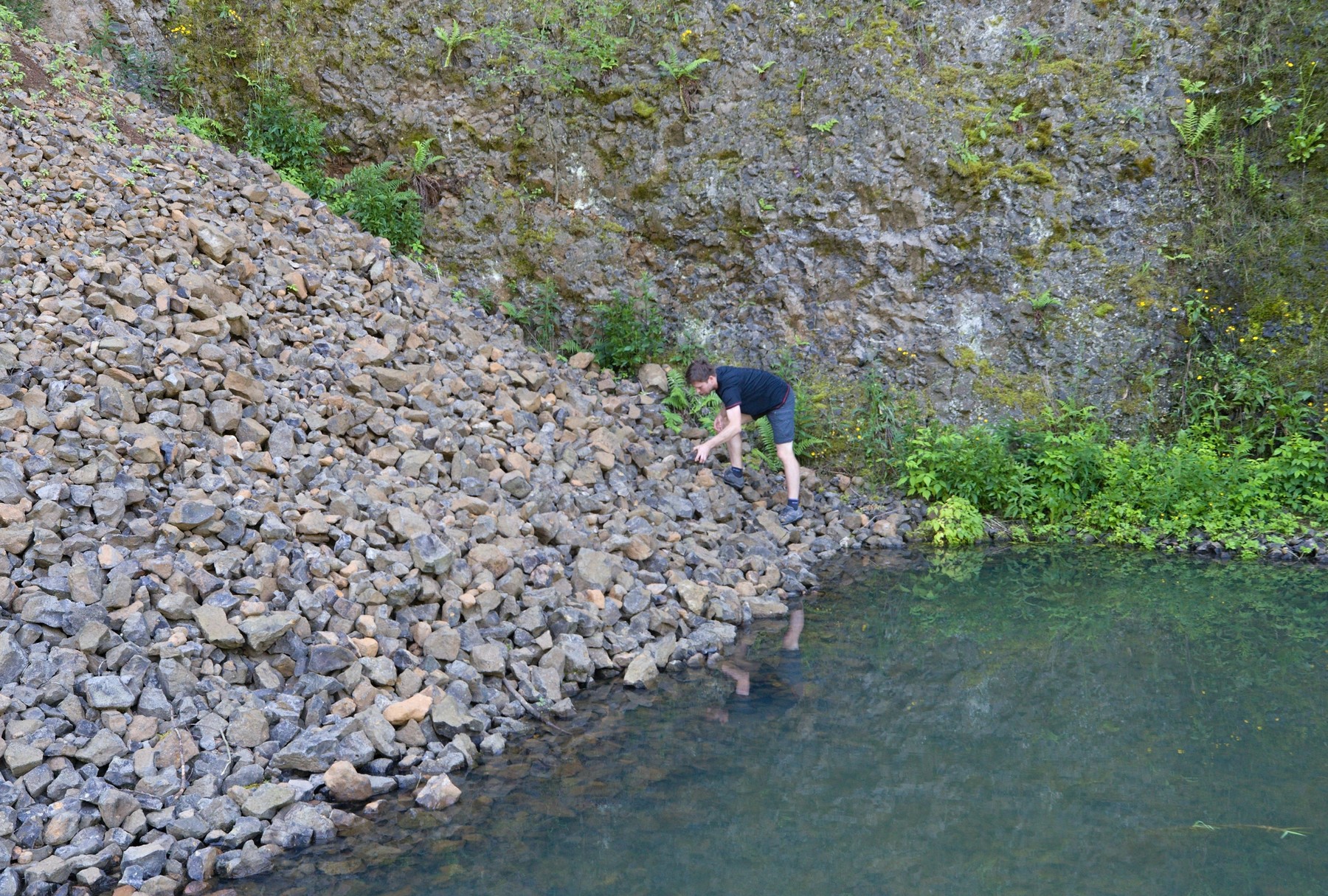 Geolog Jan Bubal v geoparku Český ráj