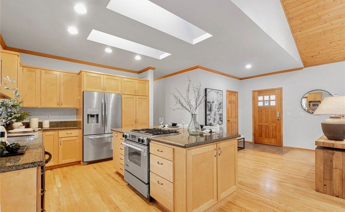 Kuchyně je z javorového dřeva.