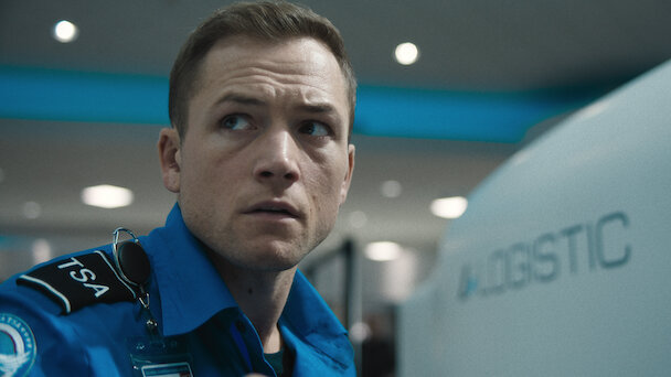 Taron Egerton ve filmu Příručák (2024)