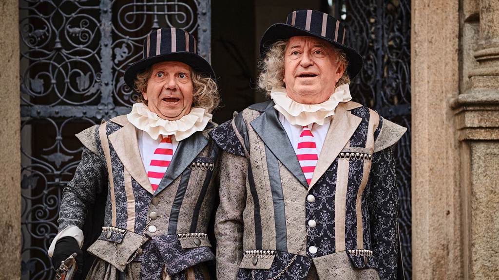 Jiří Lábus a Miroslav Vladyka ve filmu Tajemství staré bambitky 2 (2022)