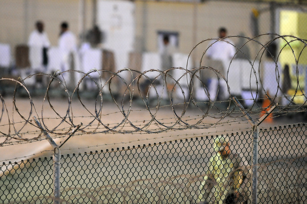 Na Guantánamo by měly zamířit zločiny z řad migrantů.
