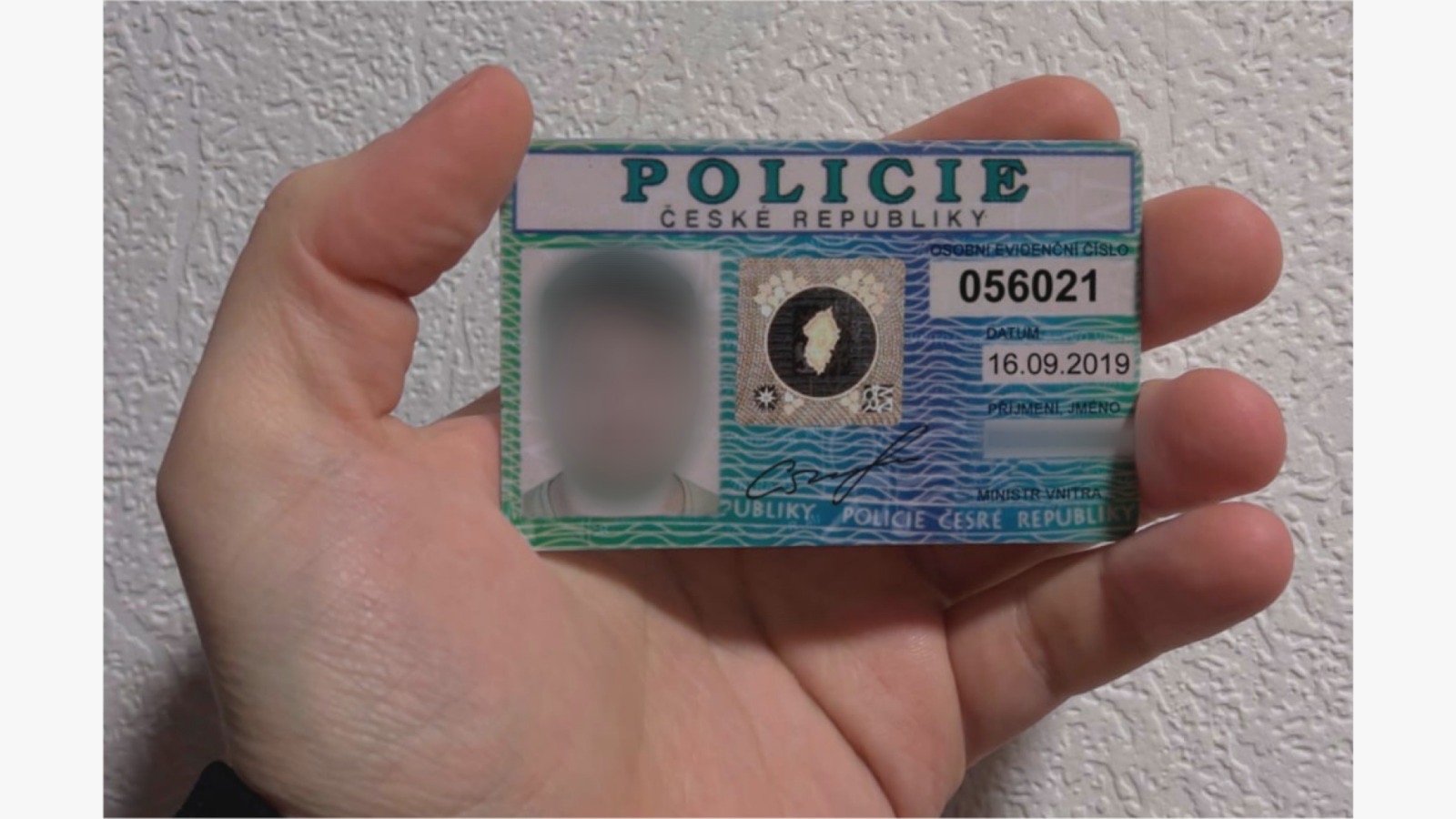 Policie varuje před falešným policistou.