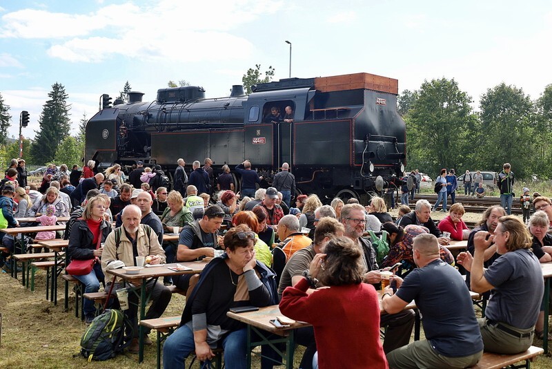 Parní vlak v Dolní Lipce.