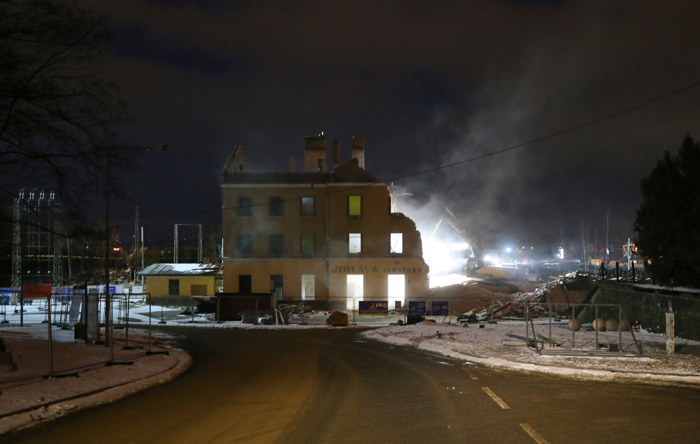 Jihlavské nádraží je už minulostí.