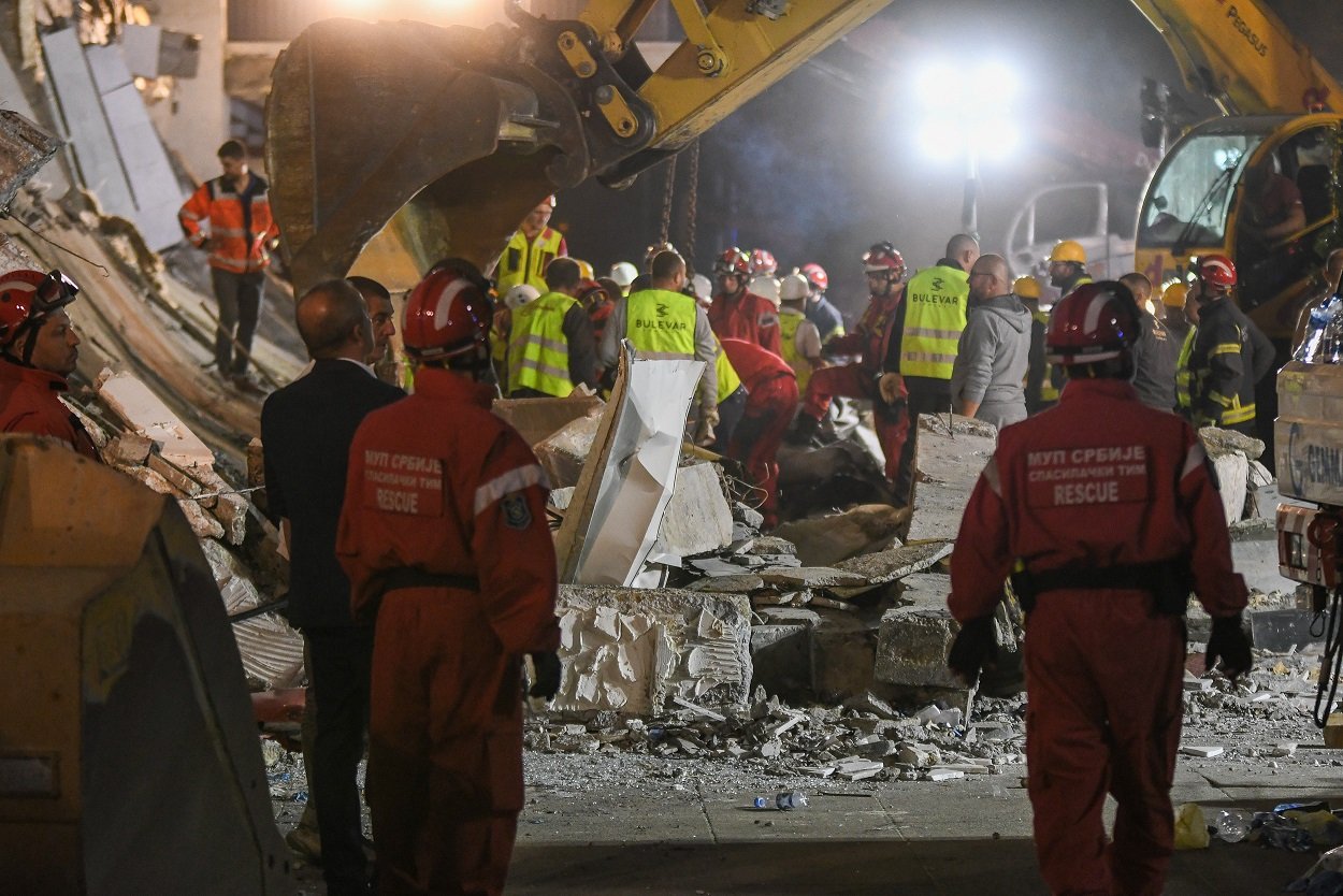 Záchranné práce na místě tragédie.