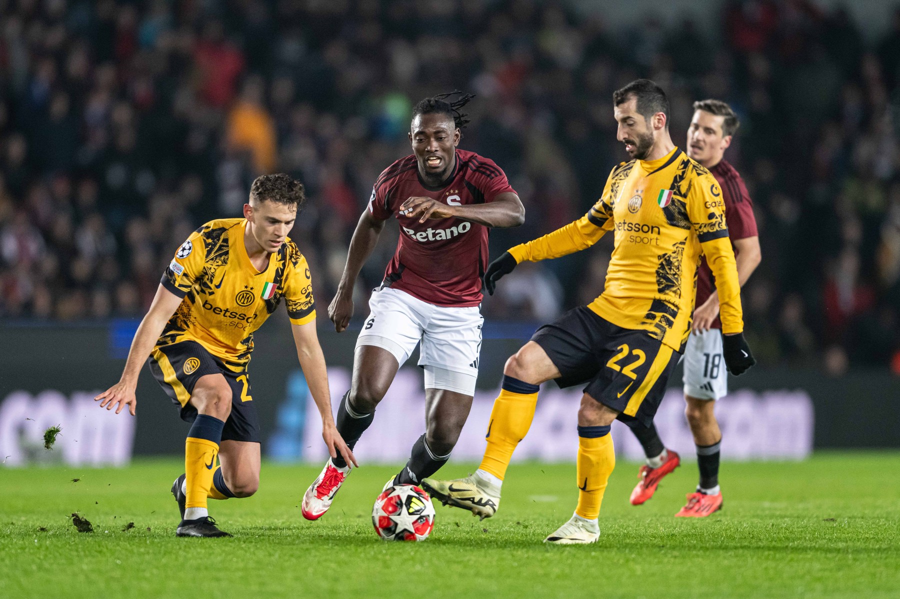 Olatunji se proti Interu neprosadil.