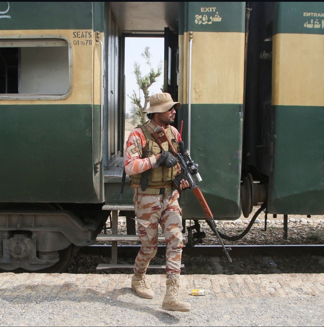 Cestující z uneseného vlaku už přijeli zpět do Kvéty.